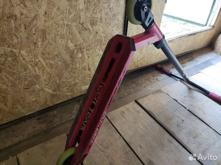 Трюковой самокат tech team duker 202