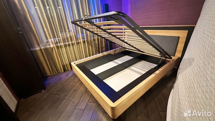 Кровать двухспальная 160 200 бу