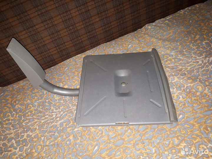 Подставка (кронштейн) настенная