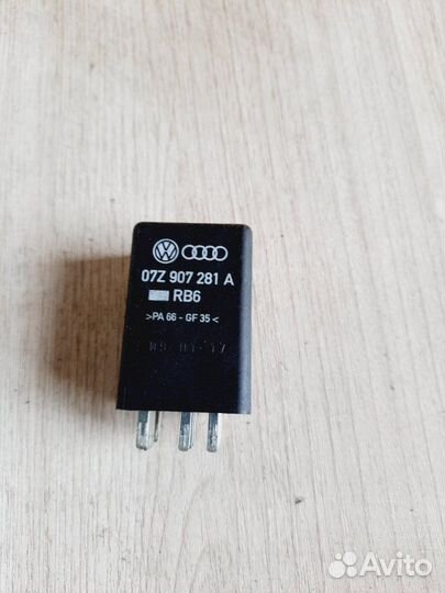 Реле свечей накала Volkswagen Transporter Т5 2