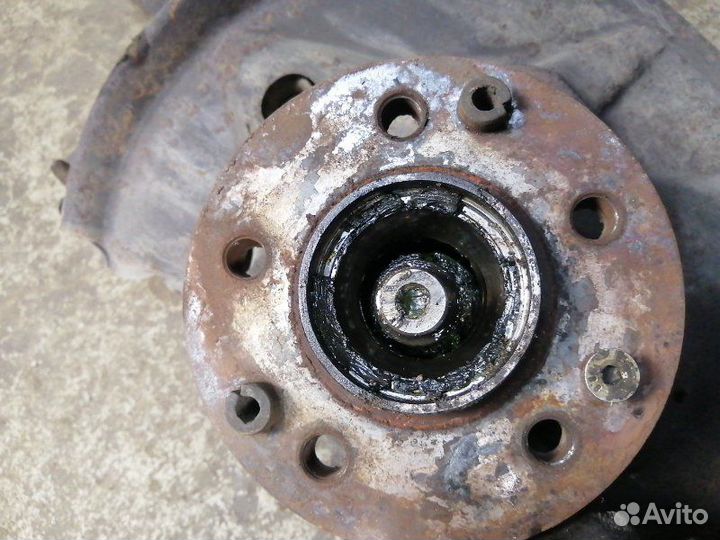 Кулак передний передний левый Mercedes-Benz