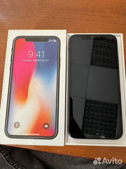 iPhone X, 64 ГБ