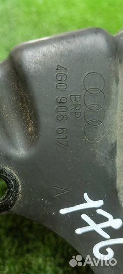 Кронштейн воздушного насоса Audi Allroad quattro