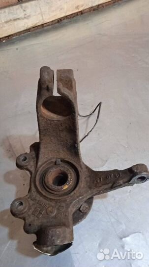 Кулак передний правый Ford Focus 2 2008