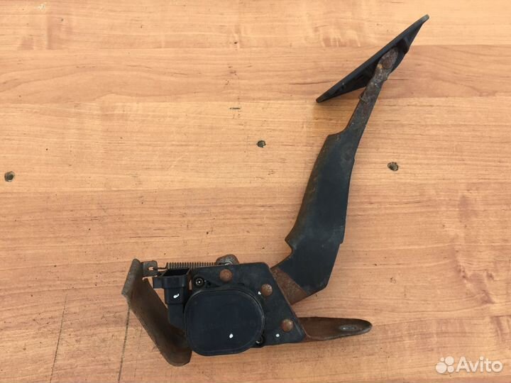 Педаль газа Hummer H2 2004