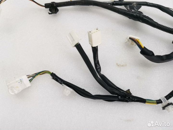 Проводка двери передняя правая Toyota Rav4 CA40