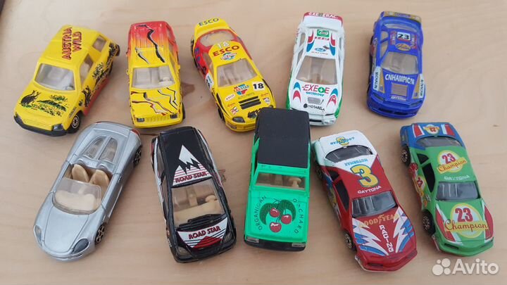 Машинки гоночные коллекционные начала 2000-х годов