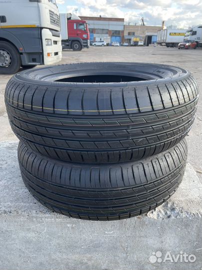 Goodyear EfficientGrip Performance 215/65 R16 98H