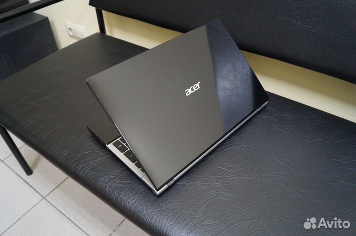 Красивый игровой Acer V3 в отличном состоянии