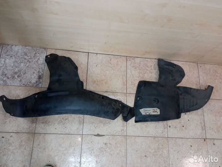 Подкрылок переднего крыла правый Nissan Cefiro 199