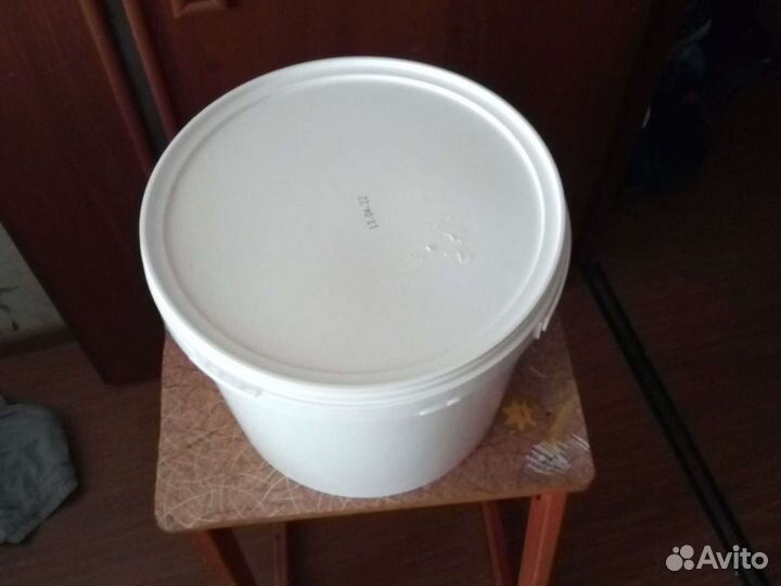Ведро пластиковое с крышкой 11л. Как новый