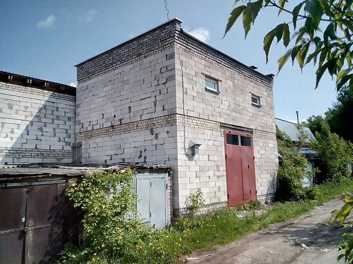 Гараж, > 30 м²