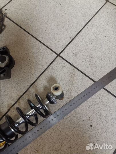 Передний амортизатор задней подвески Yamaha nytro