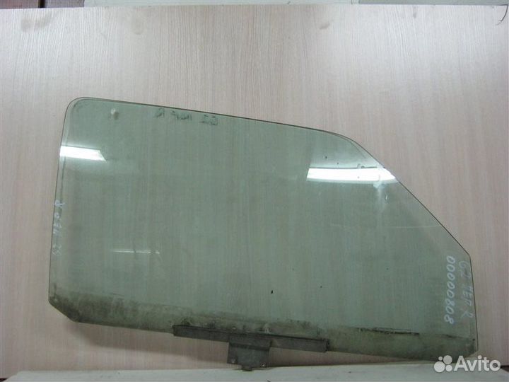 Стекло двери передней правой Volkswagen Golf