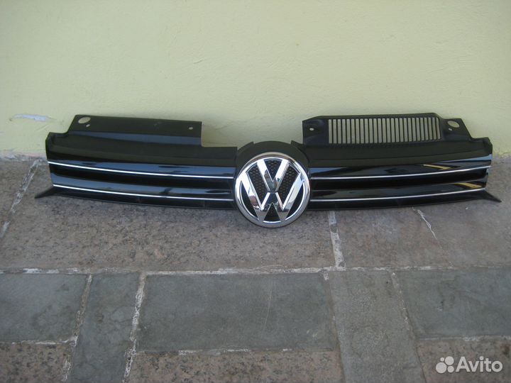 Решетка радиатора VW Golf VI