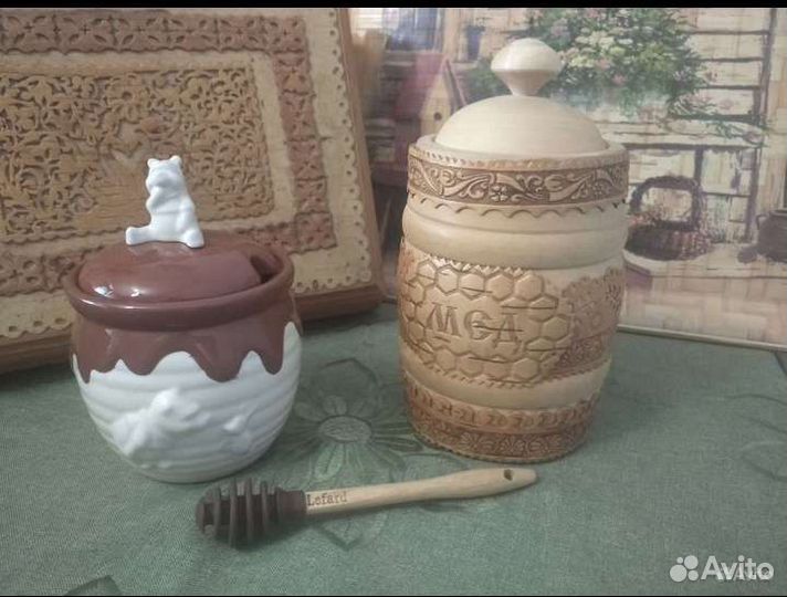 Для меда: горшок керамика и бочонок деревянный