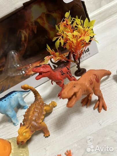 Игровой набор с динозаврами attivio