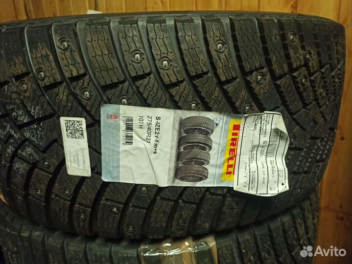 Pirelli Scorpion Ice Zero 2 275/40 R21 и 315/35 R21 150Z