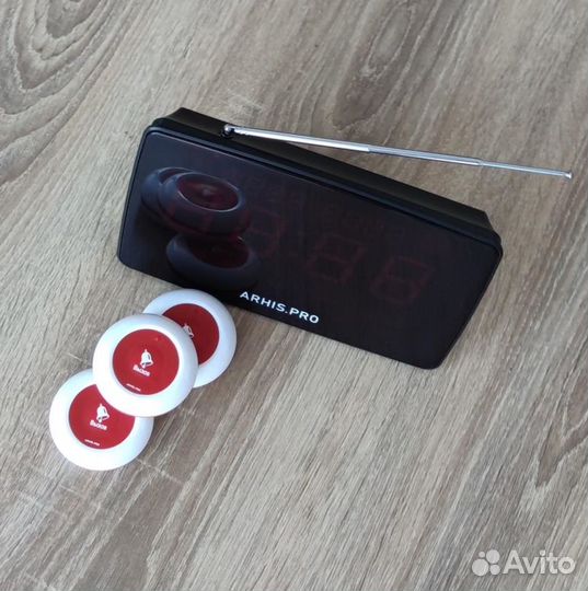 Кнпока вызова официанта и табло отображения вызова