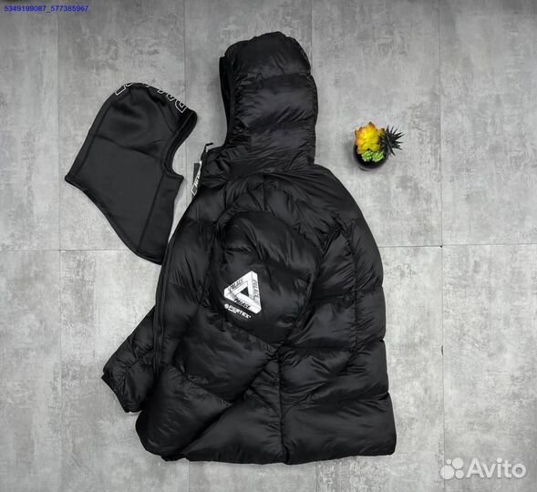 Уникальный пуховик и балаклава от Palace