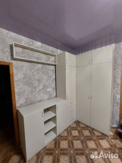 Шкаф угловой