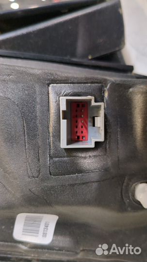 Зеркало боковое правое Ford Escape