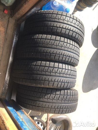 Bridgestone Blizzak Revo GZ 215/55 R17