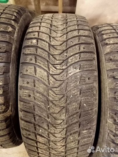 Michelin X-Ice North 3 215/55 R17 94