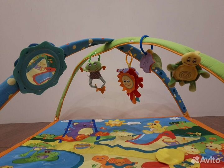 Развивающий коврик для малыша