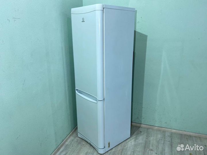 Холодильник Indesit