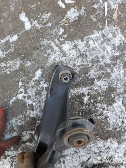Рычаг передней подвески правый Рено Логан, Ларгус