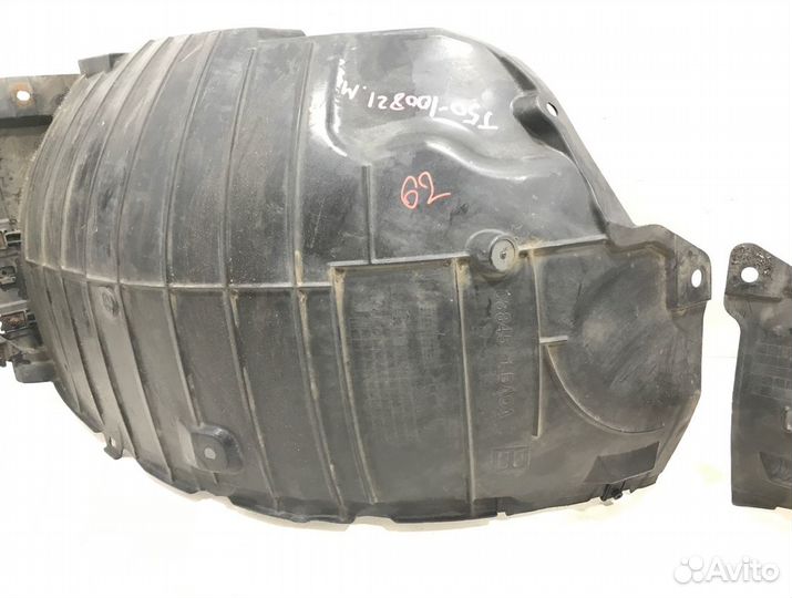 Подкрылок передний левый Nissan Skyline Crossover