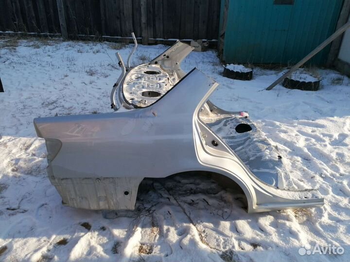 Крыло тойота карина