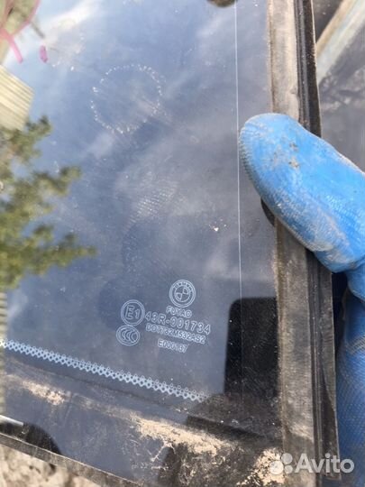 Задняя правая форточка Бмв f20 BMW F20