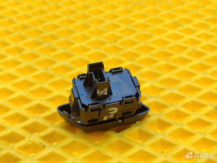 Кнопка центрального замка правая Bmw X5 F15