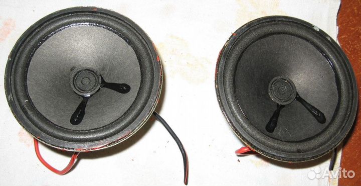 Динамики 2 штуки 75 мм 8 ohms 2 watts + крепления