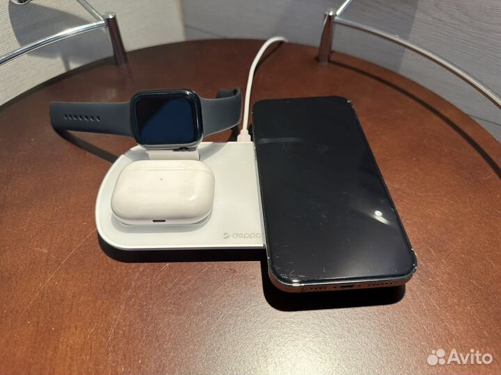 Зарядная станция 3 в 1 для iPhone, Apple watch