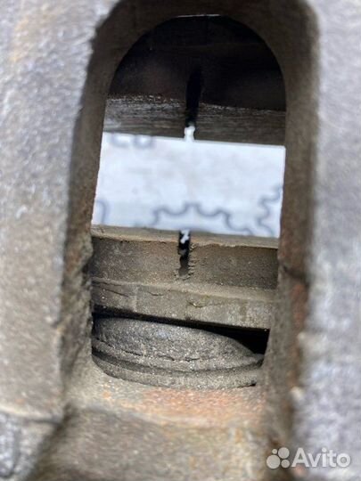 Суппорт тормозной передний правый Ford Explorer