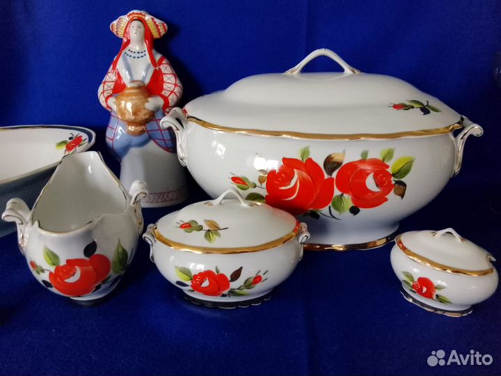 Часть столового сервиза