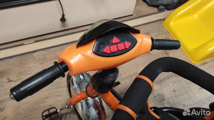 Детский трехколесный велосипед lamborghini