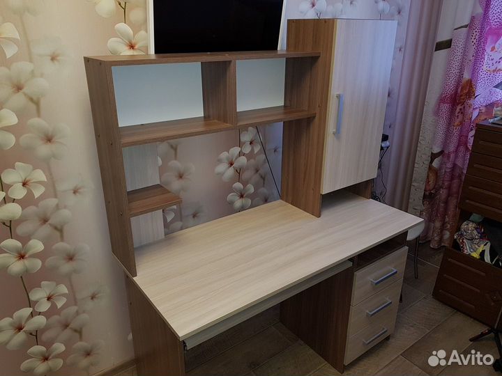 Письменный стол с надстройкой с доставкой