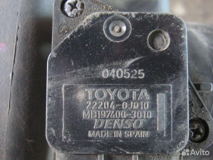 Корпус воздушного фильтра Toyota Avensis 2005