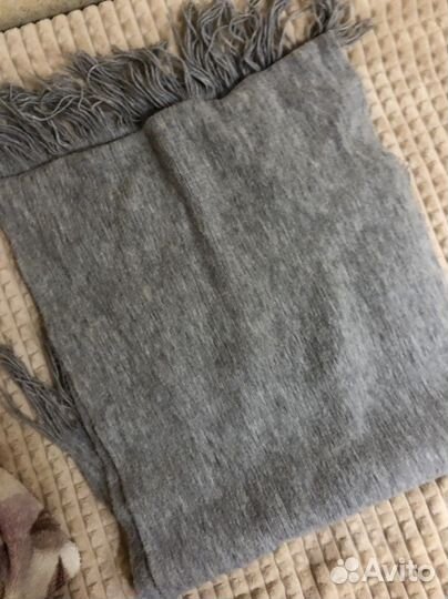 Шарф серого цвета