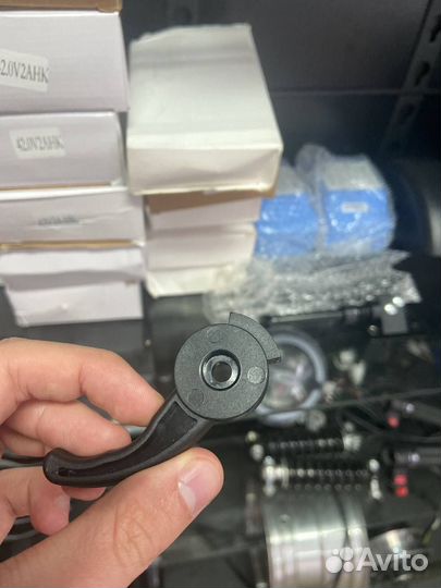 Курок дисплея TF-100