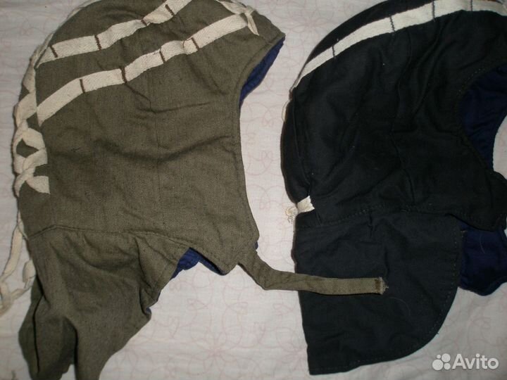 Рабочая одежда и обувь: кирзачи, ботинки, спецовки