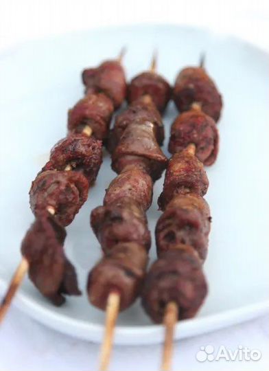 Куриные сердечки, копченые на яблоневых веточках