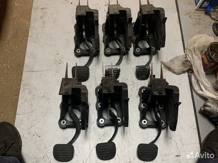 Педаль тормоза Renault laguna 3