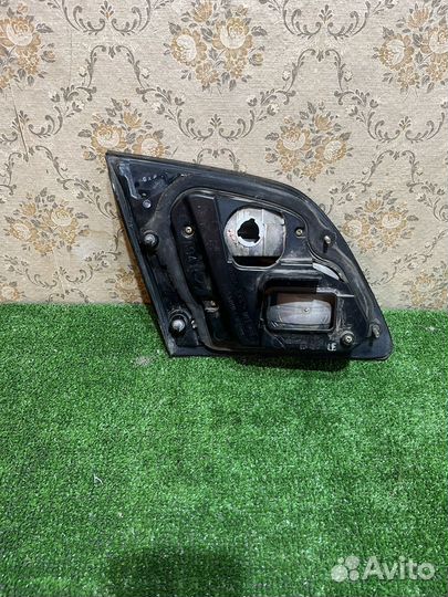 Фонарь задний правый Nissan Maxima A33 2002