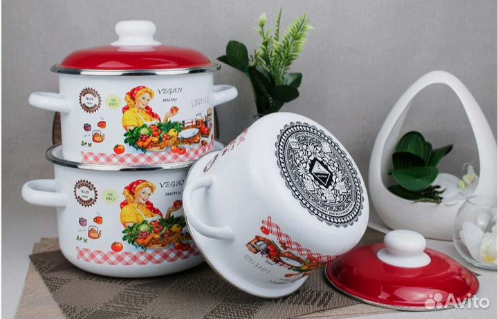 Набор эмалированных кастрюль