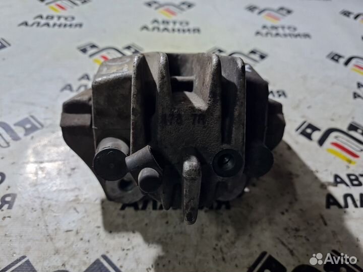 Суппорт задний правый Bmw 5 E60 N52B25 2006